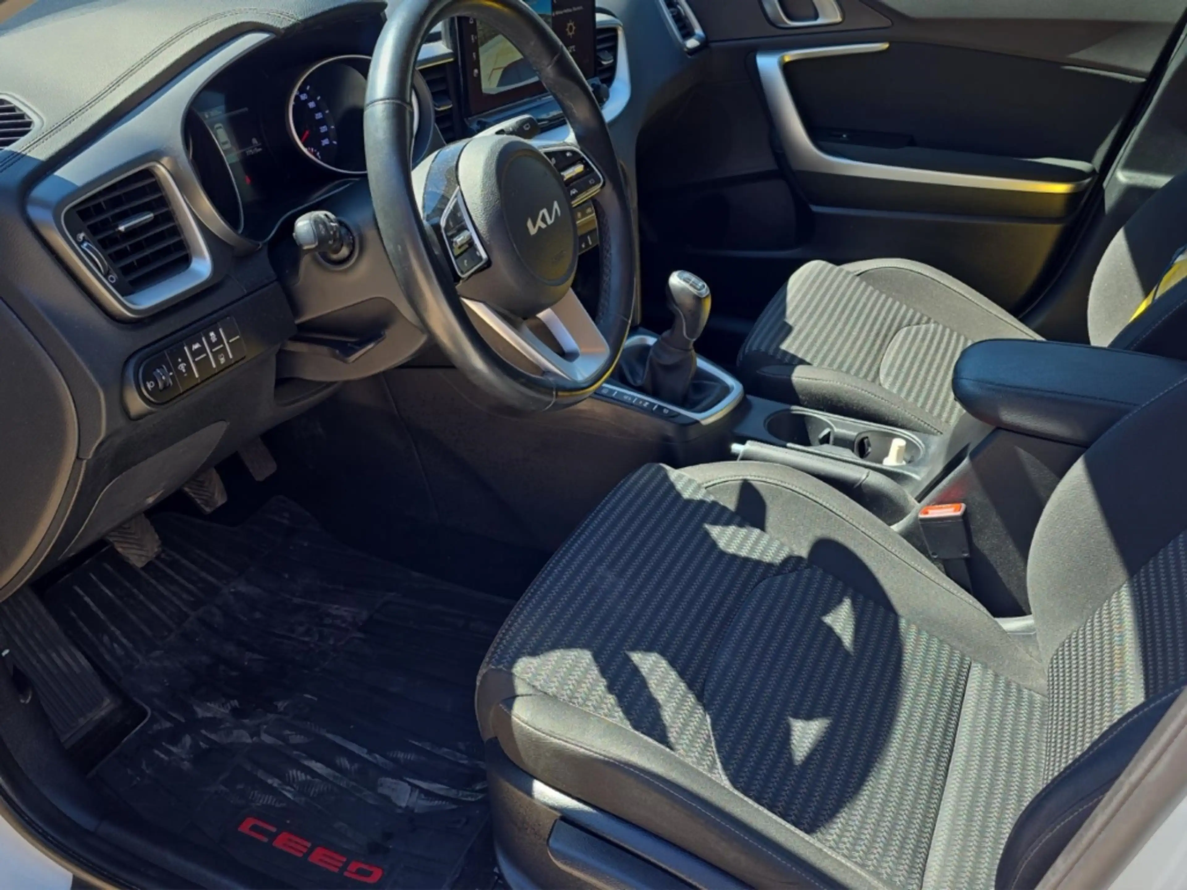 Kia Ceed / cee'd Sportswagon Hybrid,Navi,Climatronic,R.Kamera,Tempo — photo 13
