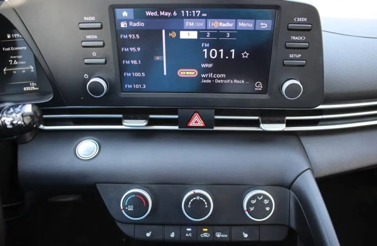 Hyundai ELANTRA снимка Hyundai ELANTRA