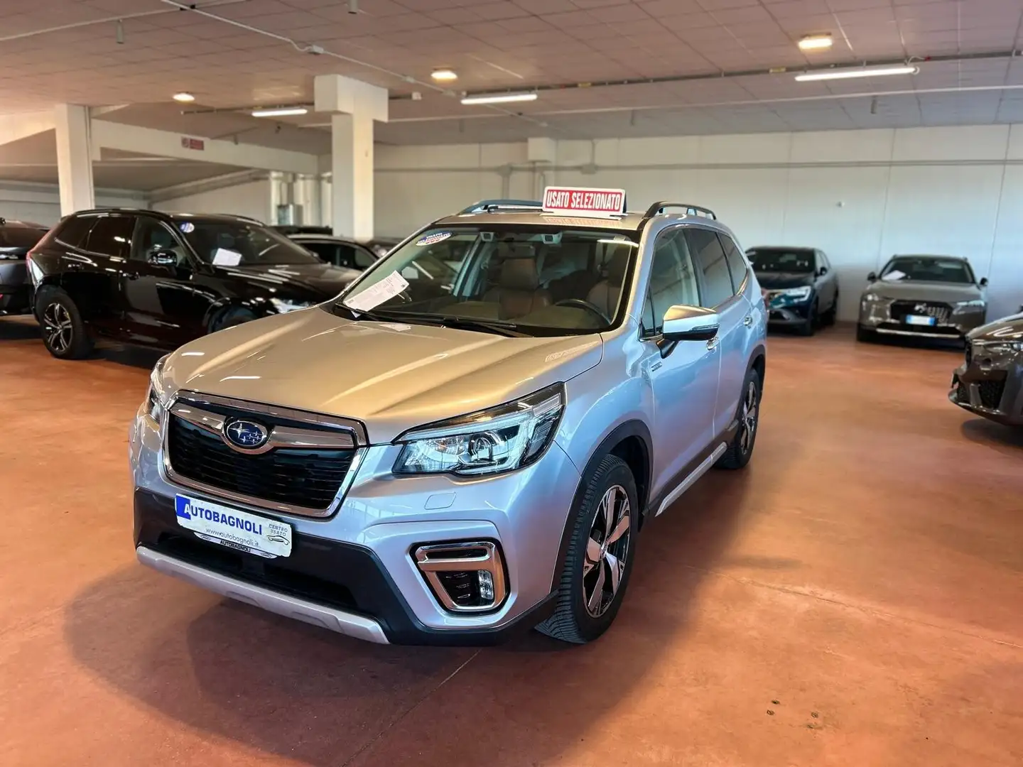 Subaru Forester PREMIUM 2.0 e-Boxer MHEV CVT Lineartronic Gris - 1