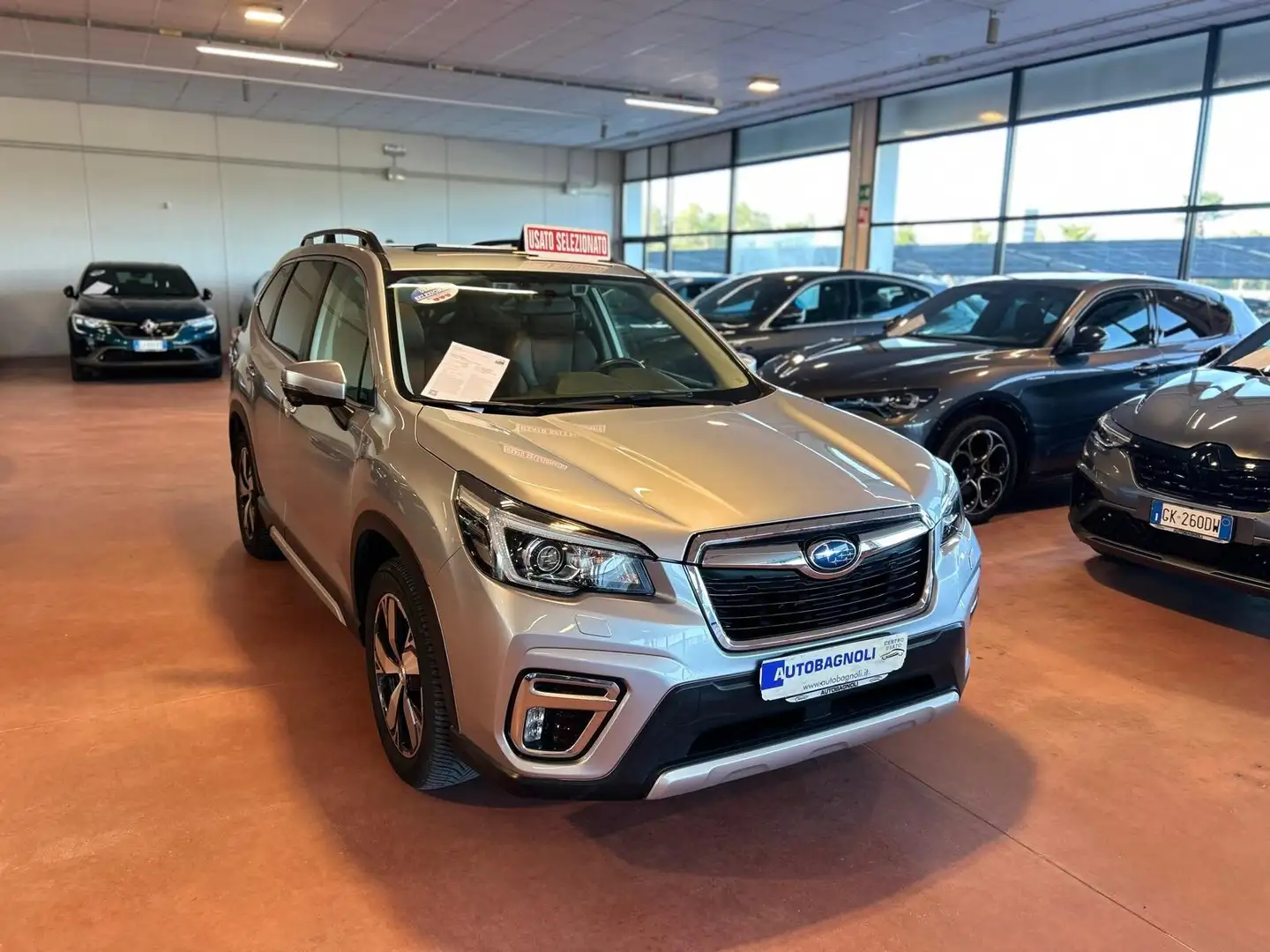 Subaru Forester PREMIUM 2.0 e-Boxer MHEV CVT Lineartronic Gris - 2