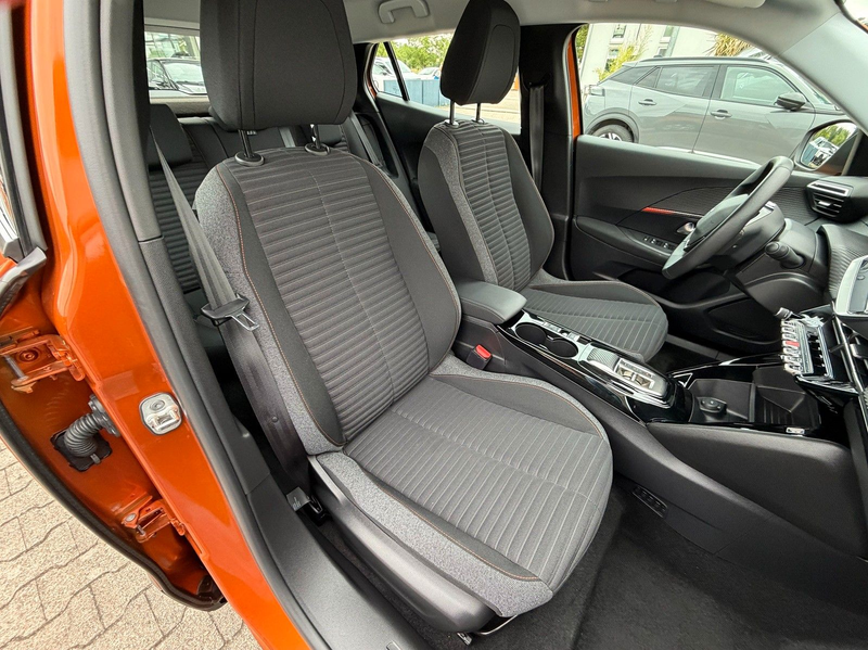 Peugeot e-2008 Active 136,Sitzheizung,PDC,11 kW OBC — photo 10
