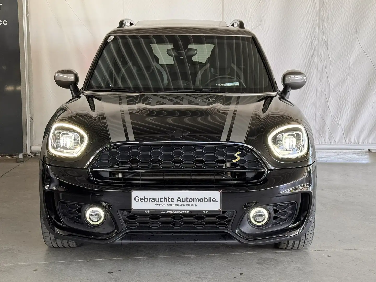 MINI Cooper SE Countryman / JCW Trim  / All4 / Kommission Schwarz - 2