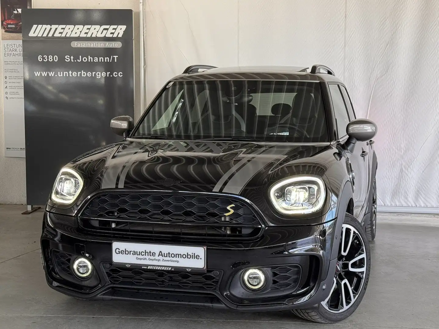 MINI Cooper SE Countryman / JCW Trim  / All4 / Kommission Schwarz - 1