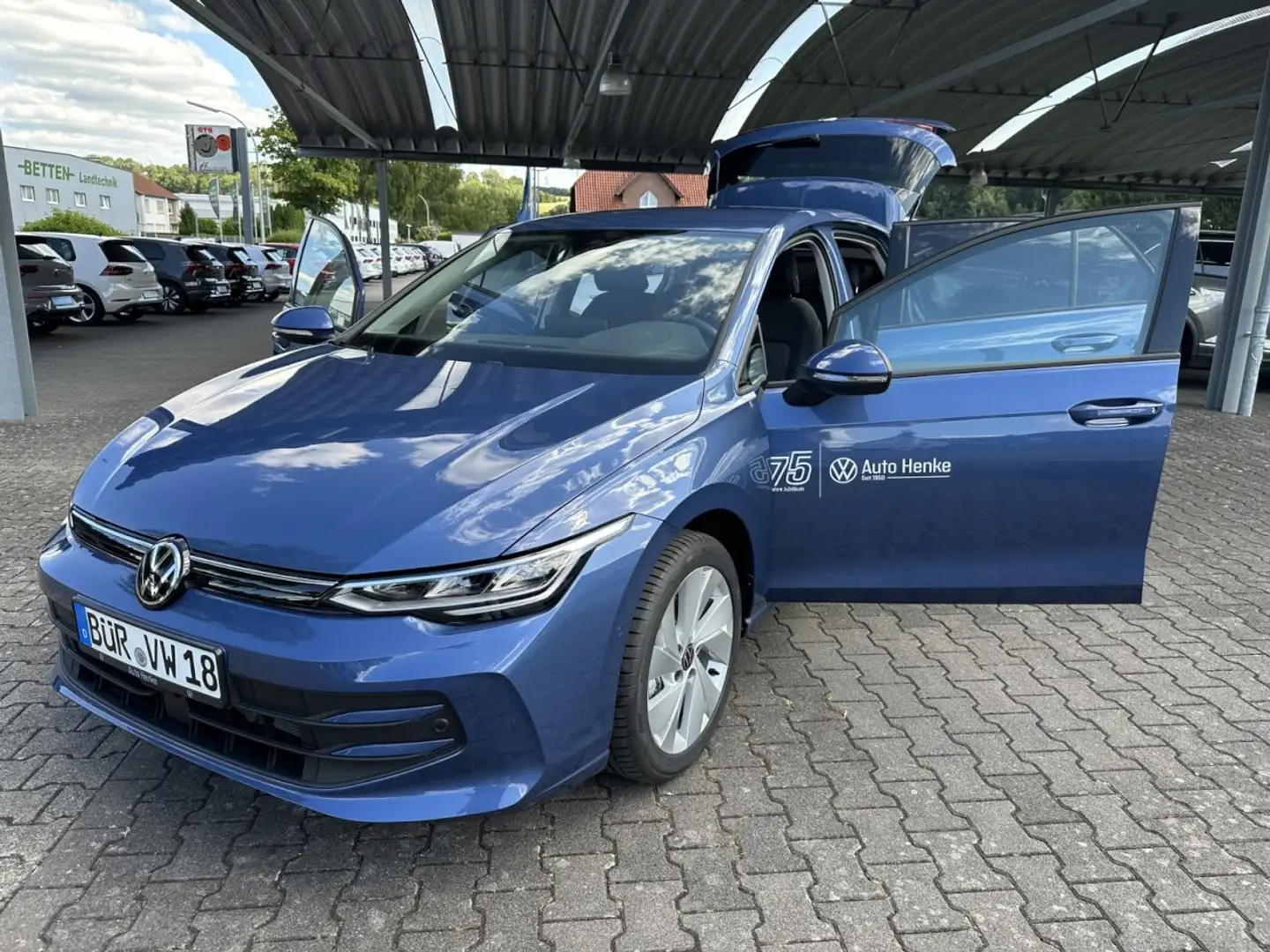 Volkswagen Golf VIII 1.5 eTSI DSG LIFE + ACC + REAR VIEW + KLIMA Blau - 2