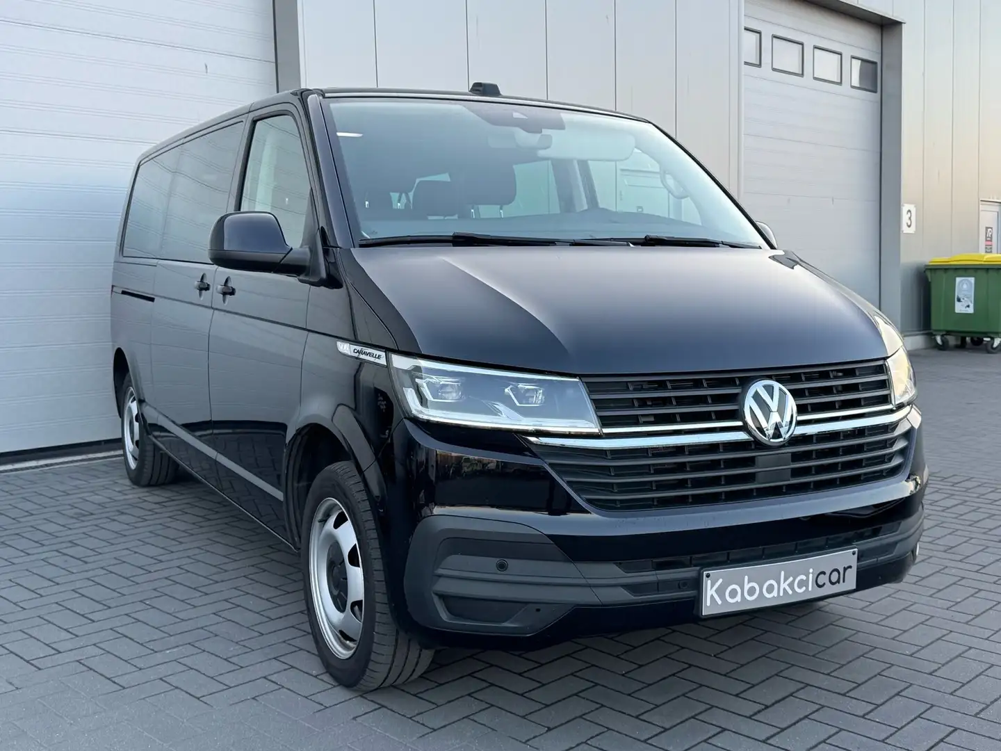 Volkswagen T6.1 Caravelle 2.0 TDi SCR BMT Trendl. 9pl. DSG / TVA RECUPERABLE Negro - 1