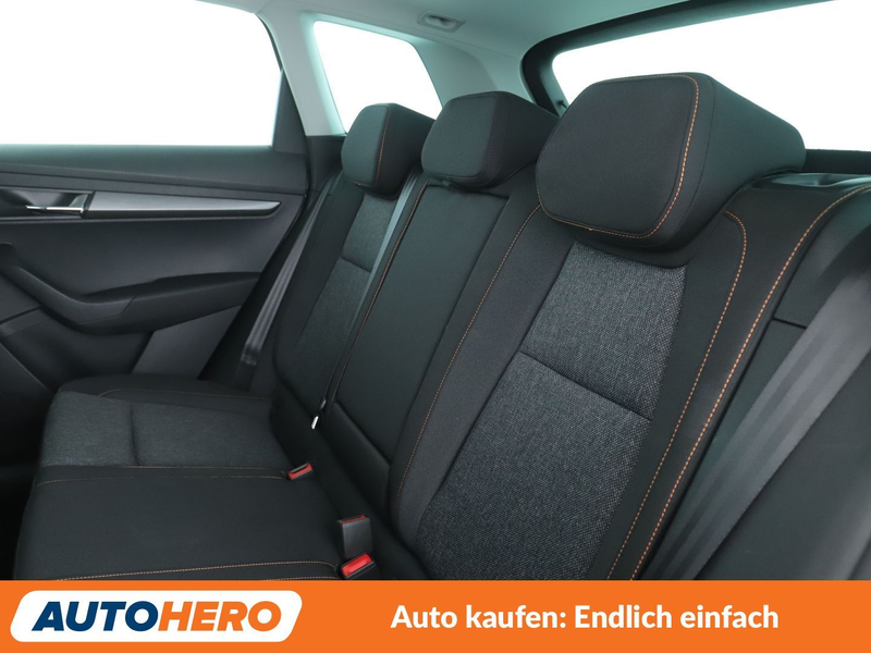 Skoda Karoq 1.5 TSI ACT Clever Aut.*NAVI*ACC*PDC*SHZ*AHK* — photo 14
