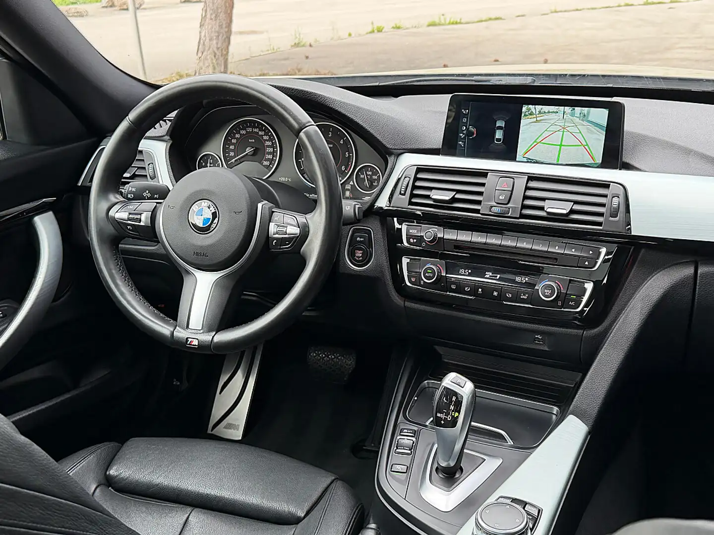 BMW 318 d Gran Turismo M Sport // Panorama // Leder // ... Schwarz - 2