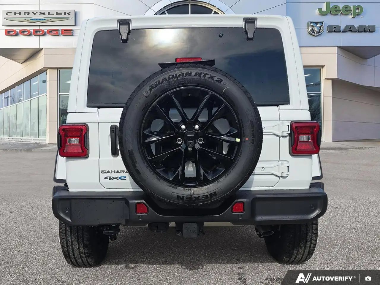 Jeep Wrangler снимка Jeep Wrangler