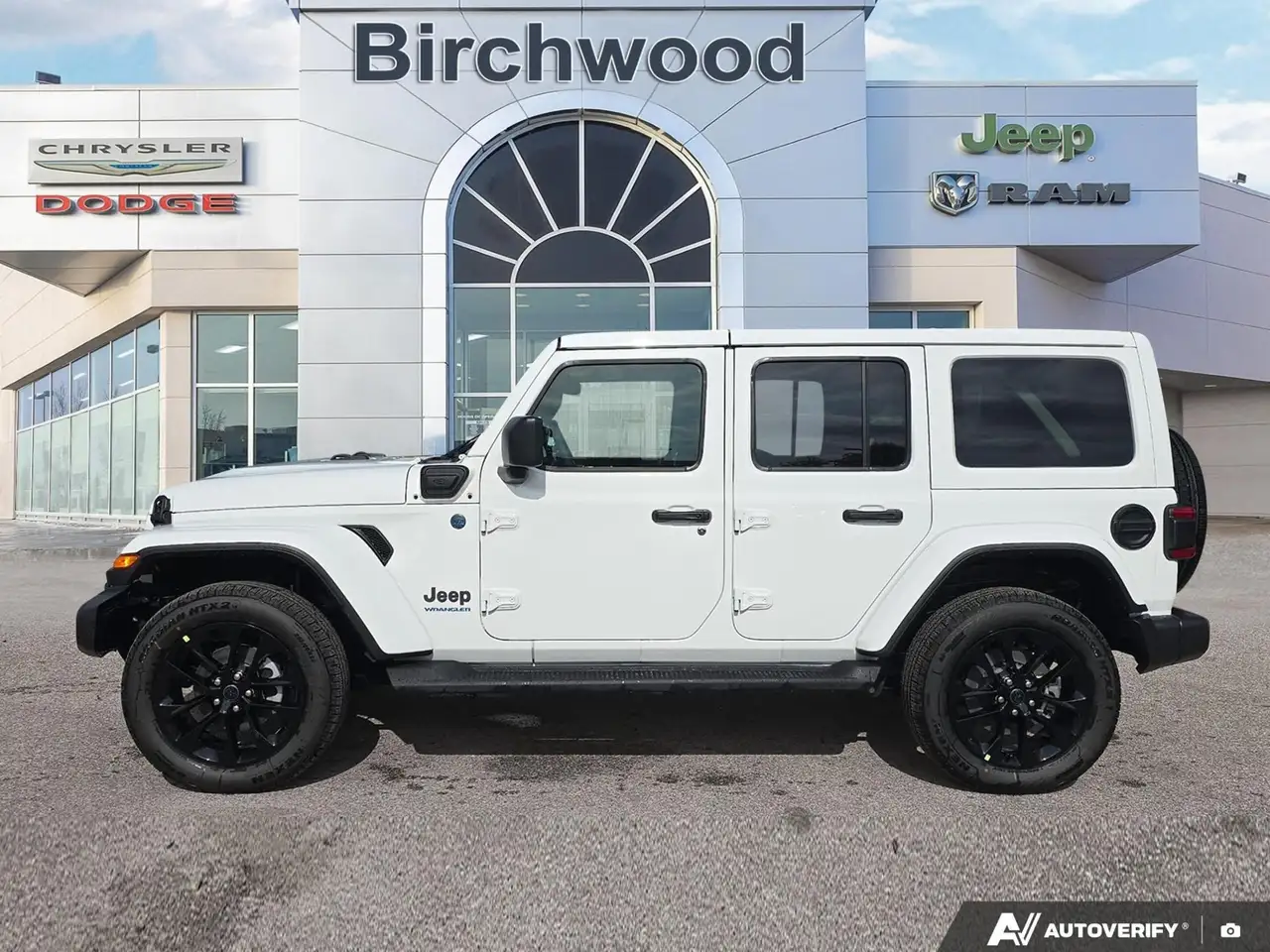 Jeep Wrangler снимка Jeep Wrangler