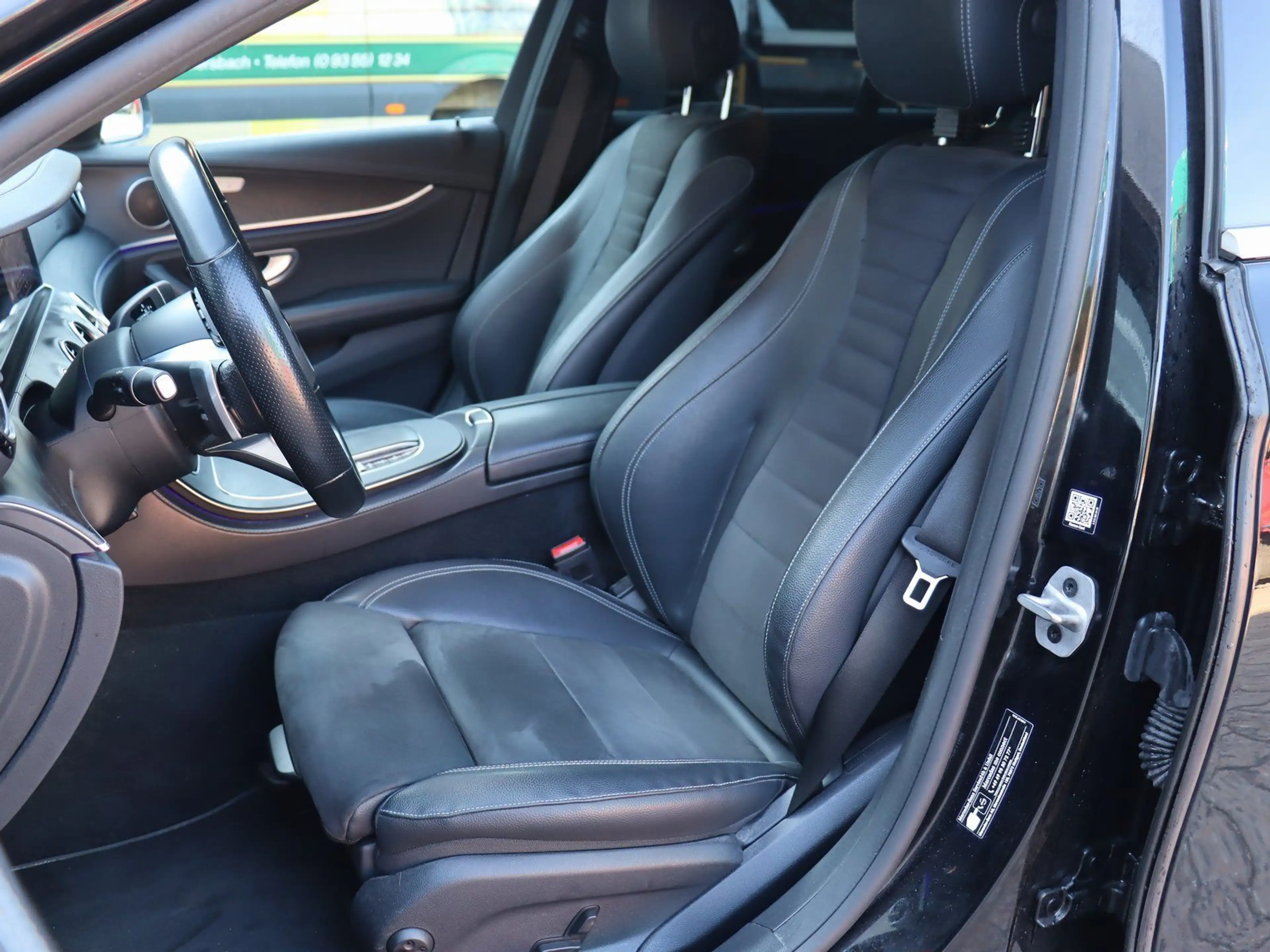Mercedes-Benz E 400 T d AMG Line 4M Distronic / 360° / GSD... — photo 10