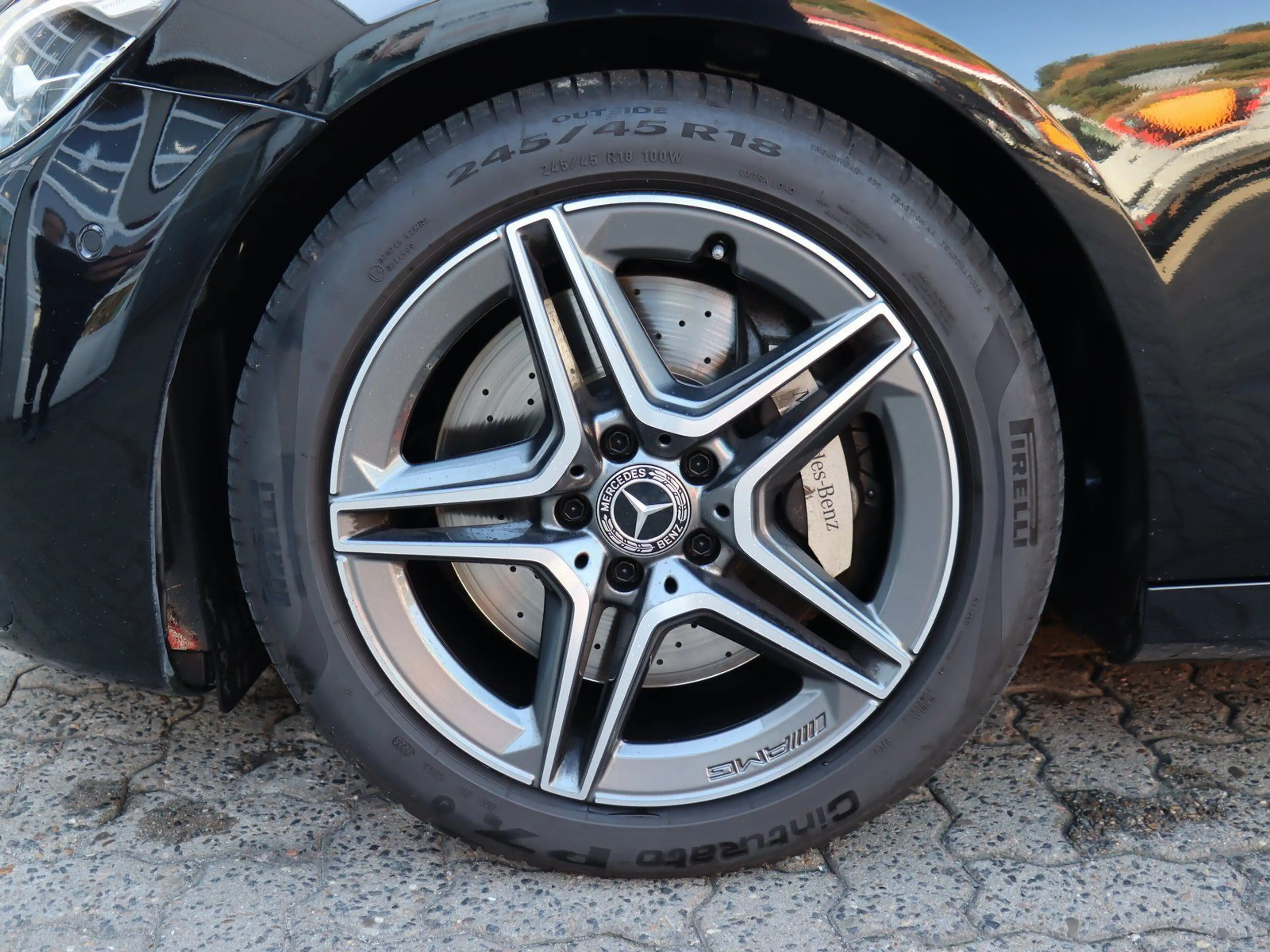 Mercedes-Benz E 400 T d AMG Line 4M Distronic / 360° / GSD... — photo 7