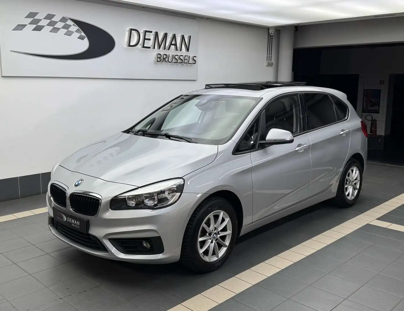 BMW 218 i Active Tourer * Auto * Toit Pano* Plateado - 1