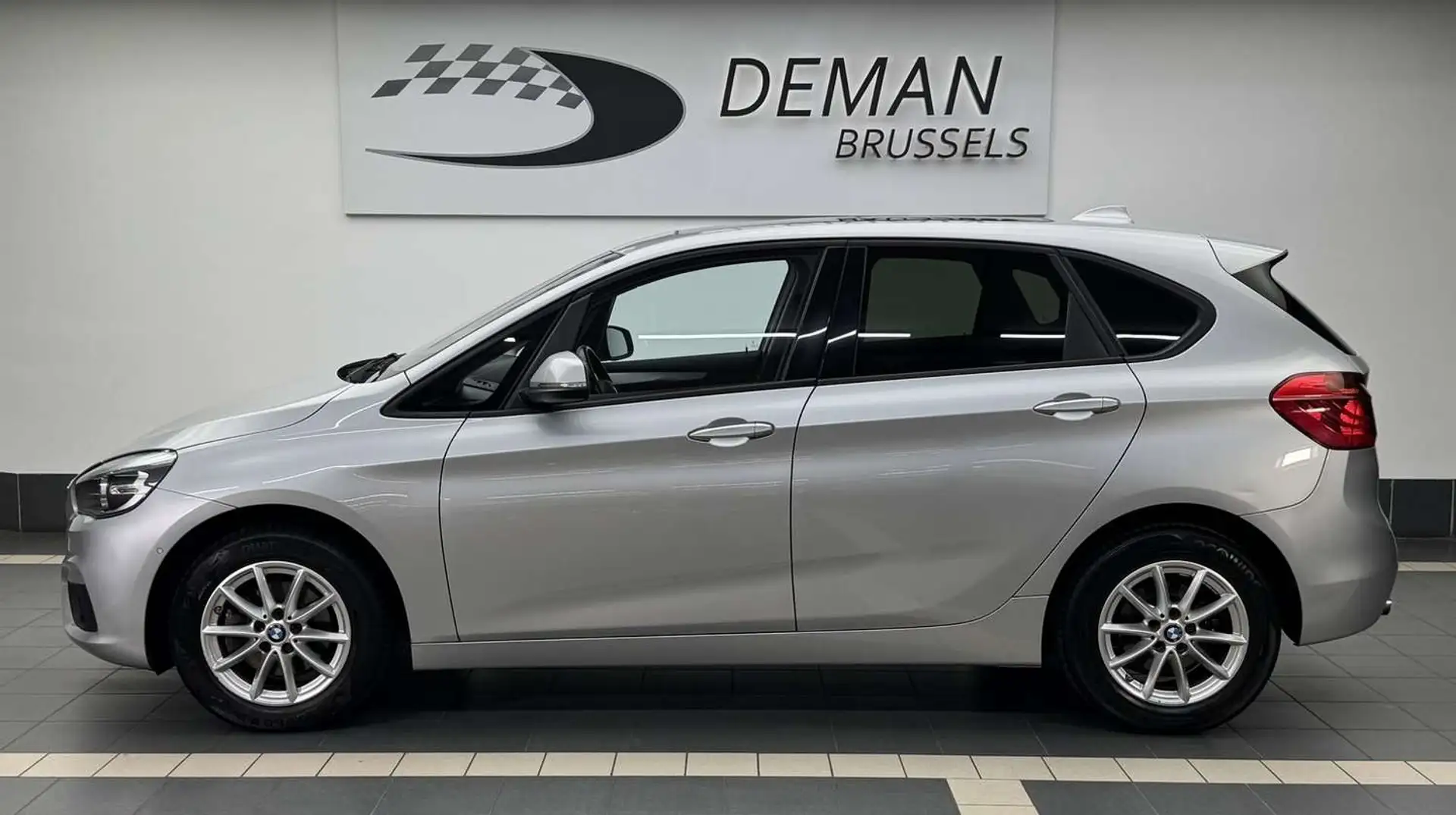 BMW 218 i Active Tourer * Auto * Toit Pano* Plateado - 2