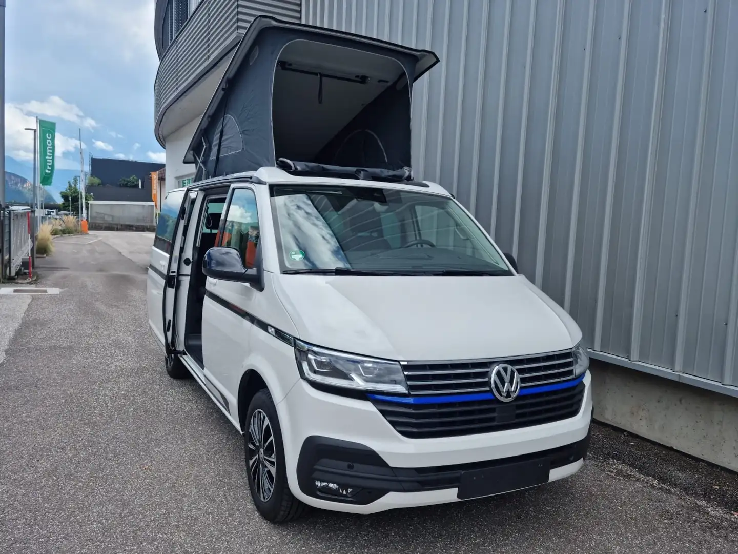 Volkswagen T6.1 California 2.0 TDI Limited Edition 4Motion // Bear lock M.23 Weiß - 2