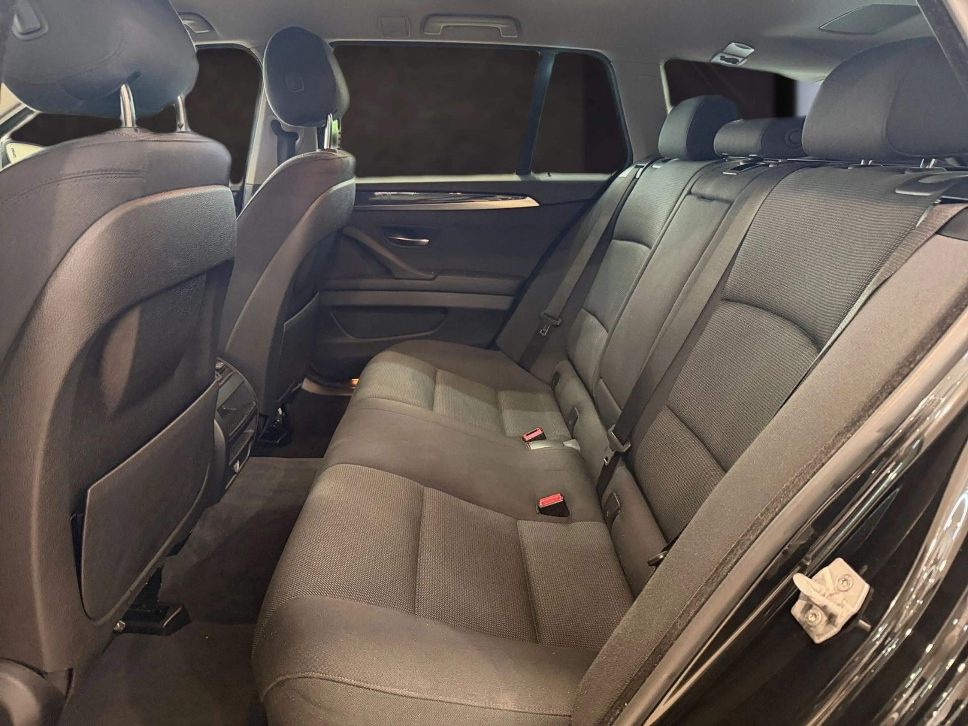 BMW 520 d Touring*M-Sport Lenkr.*M-Technic*Navi prof. — photo 15