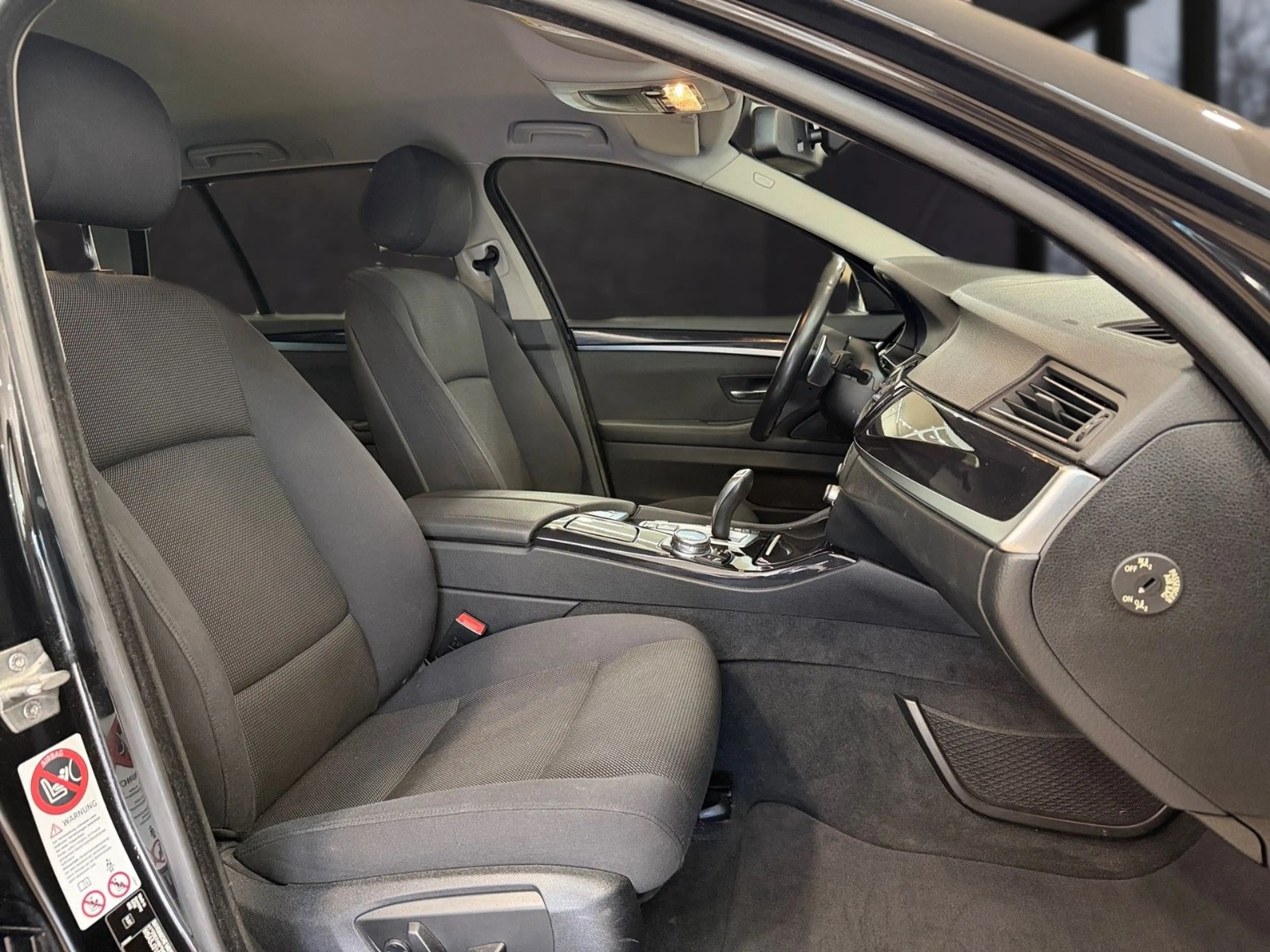 BMW 520 d Touring*M-Sport Lenkr.*M-Technic*Navi prof. — photo 12