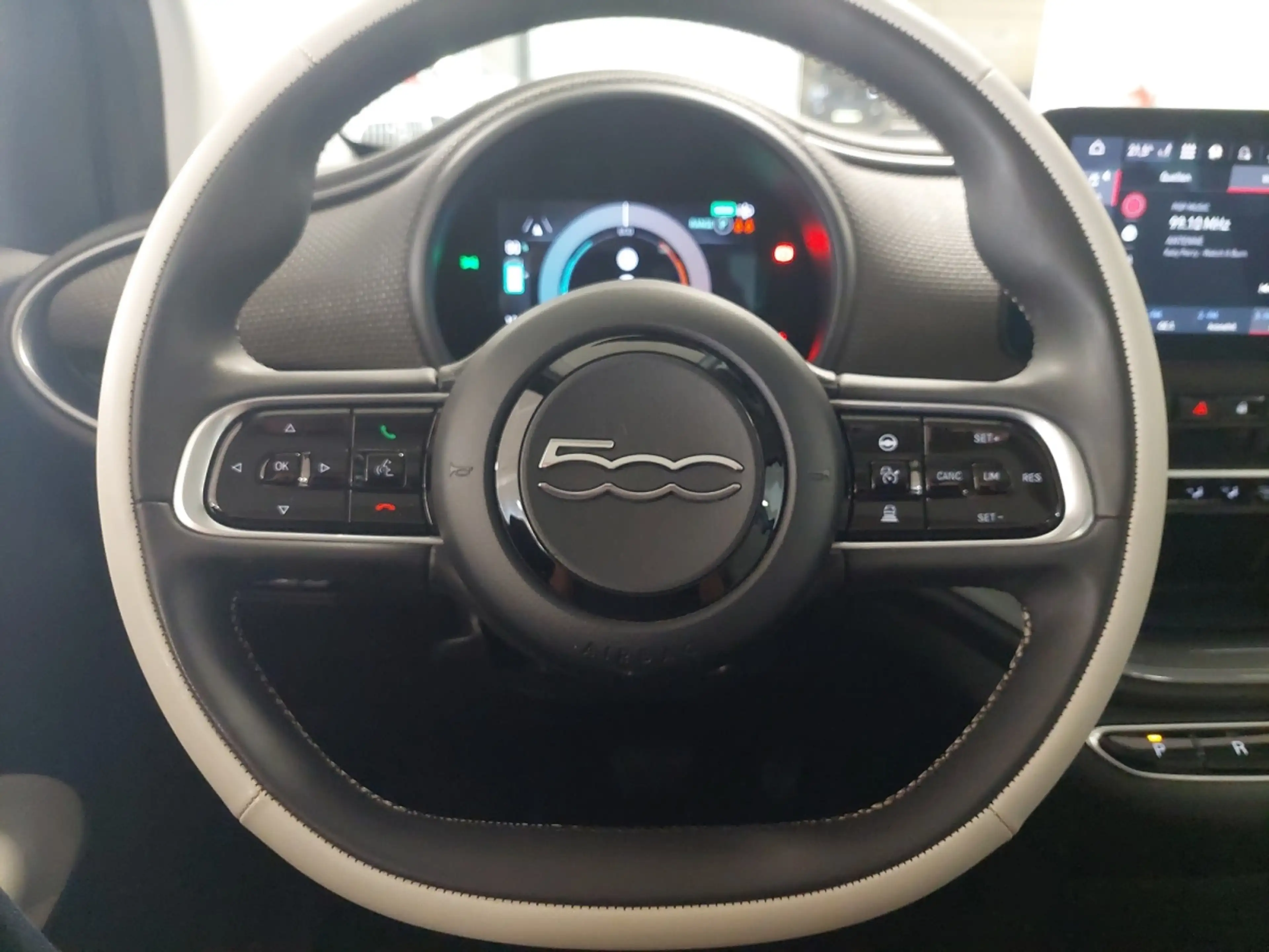 Fiat 500e La Prima 42kWh — photo 12