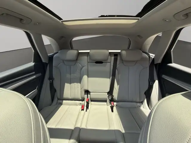 Audi Q5 view 13