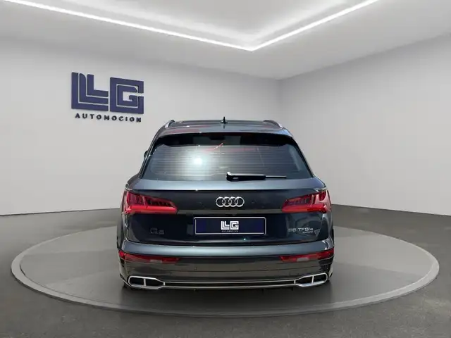 Audi Q5 view 5