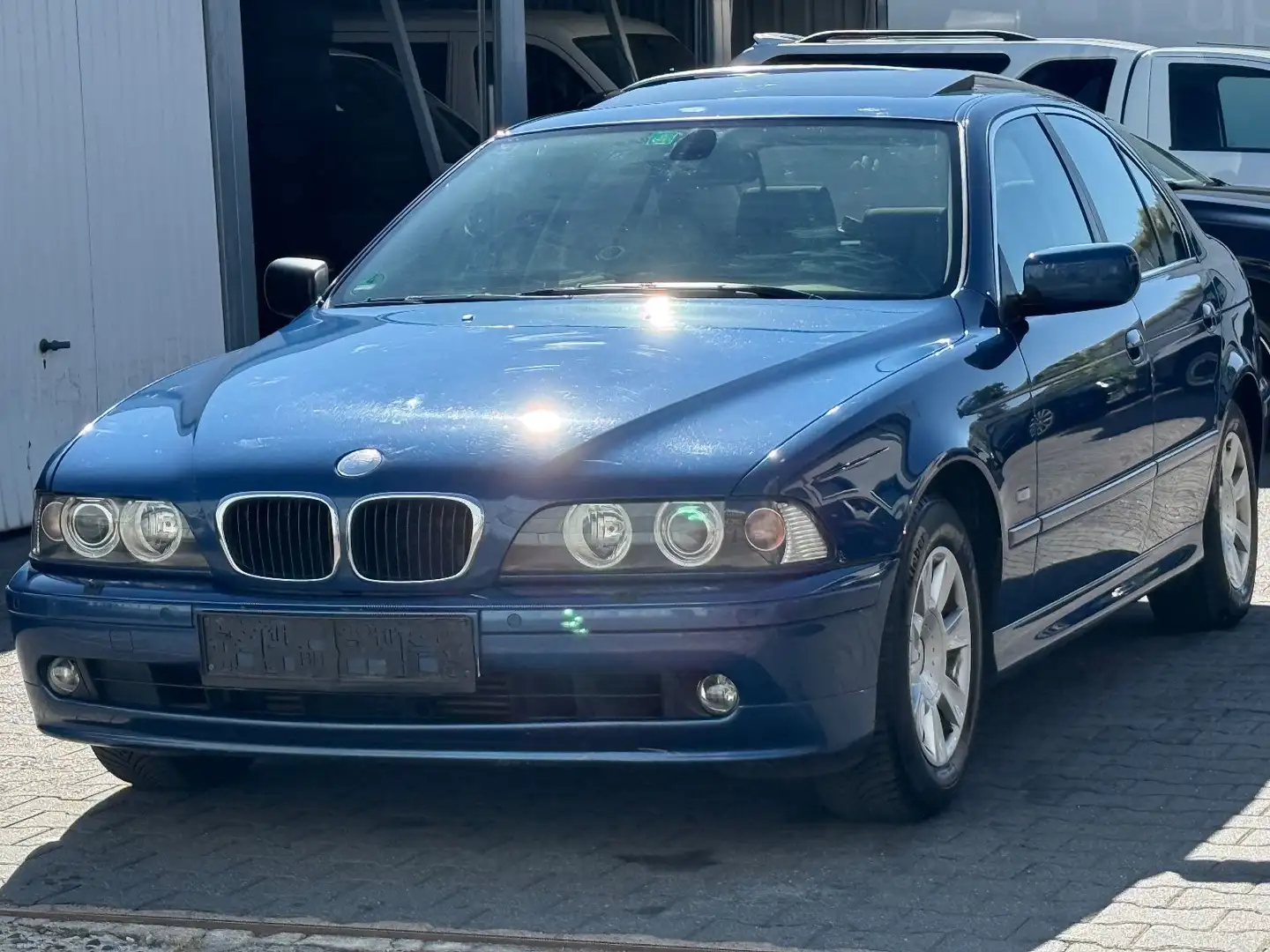 BMW 525 d A Lifestyle DPF Autom. Klimaautom. GSD Blau - 2