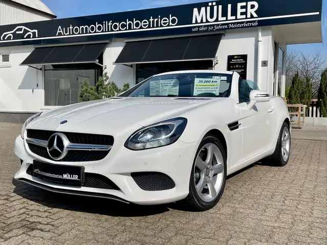 Mercedes-Benz SLC 200 LEDER+NAVI+Panorama+LED+AIRSCARF+2xPDC+Supergepfl.