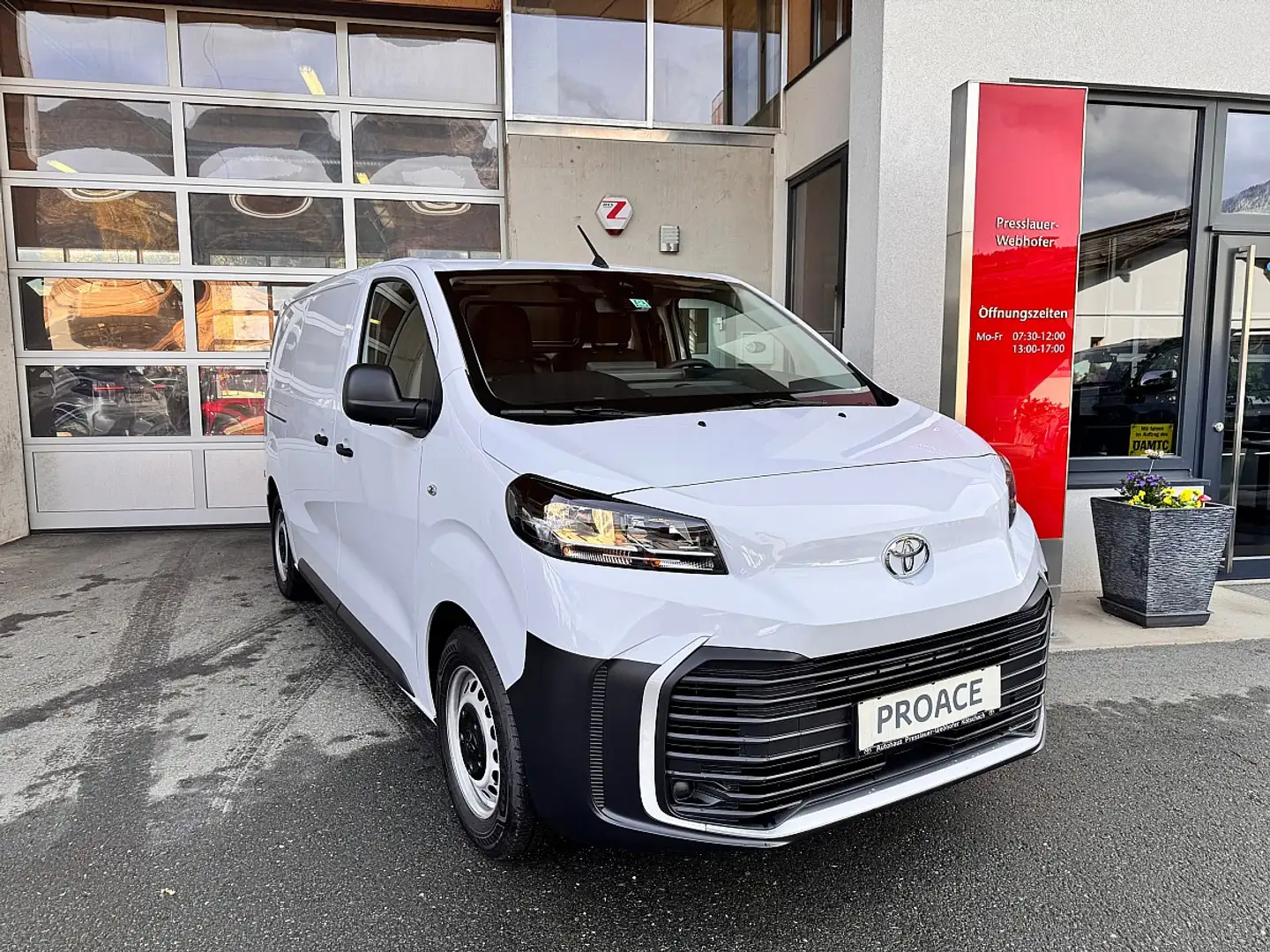 Toyota Proace Pro Ace 1,5 D-4D 120 L1 Duty Weiß - 1