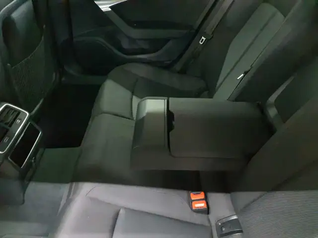 Audi A6 view 6
