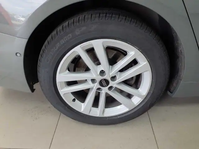 Audi A6 view 12