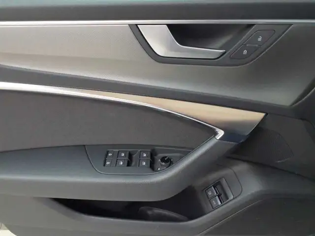 Audi A6 view 4