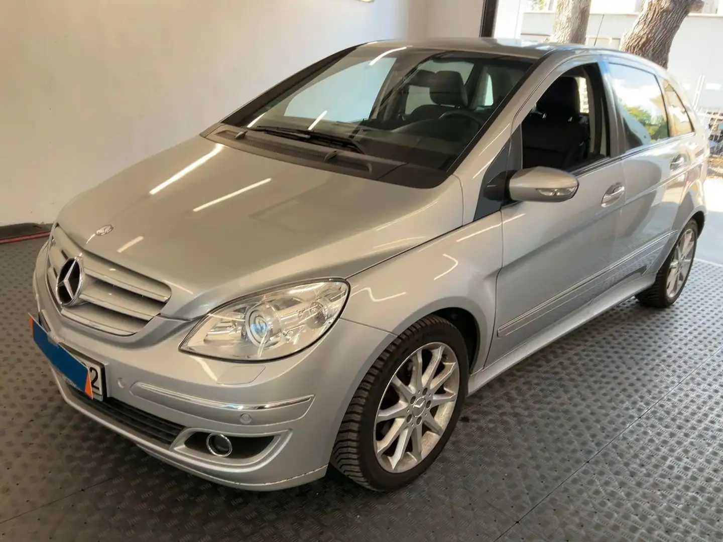 Mercedes-Benz B 200 B200 Turbo 2H./LEDER/XENON/PANO/SPORT PAKET/SHZ Silber - 1