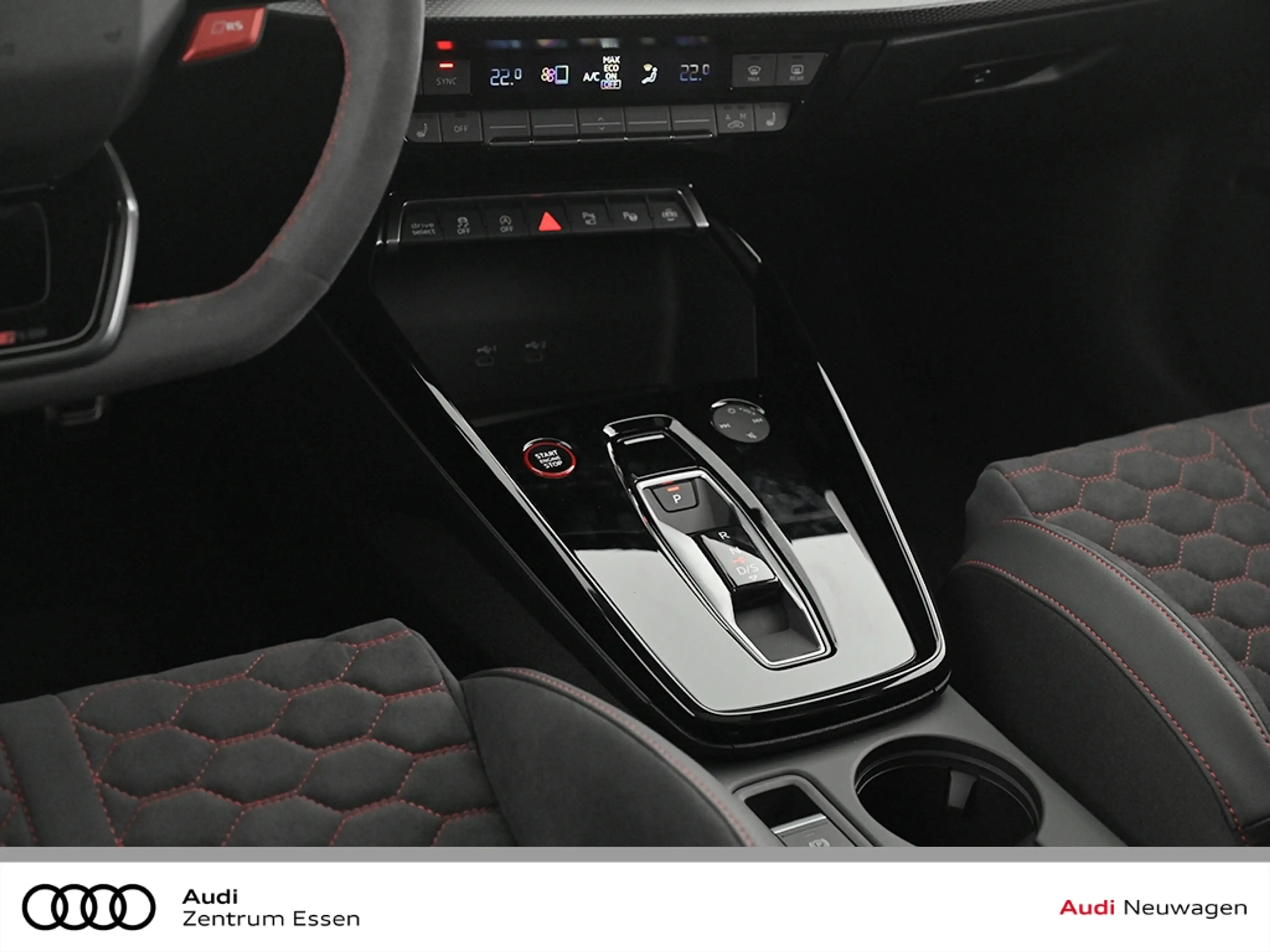 Audi RS3 SPORTBACK MATRIX LED NAVI PANO SONOS — photo 15
