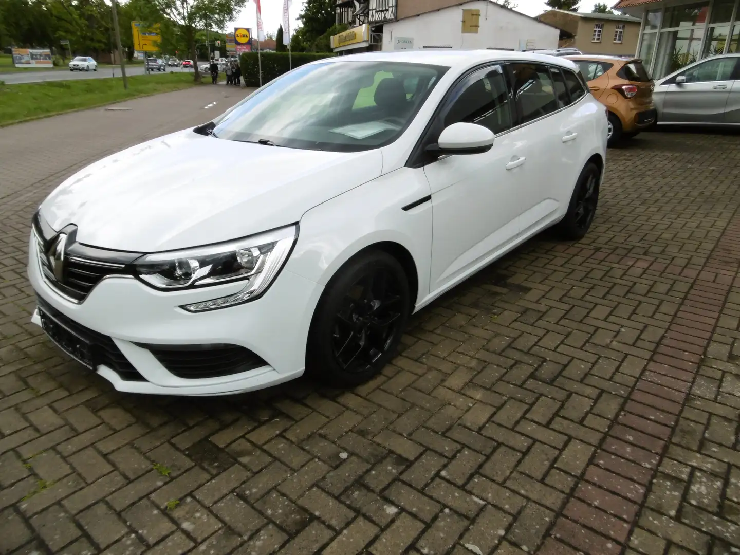 Renault Megane Grandtour TCe 115 GPF LIFE Weiß - 1