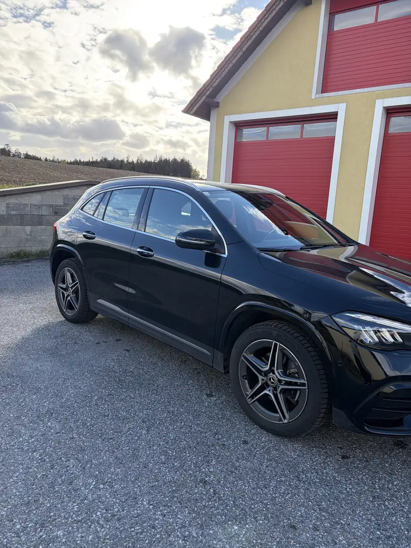 Mercedes-Benz GLA 250 250e AMG Line - 2