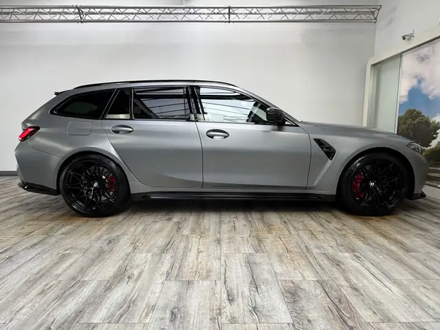 BMW M3 view 4