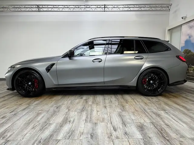BMW M3 view 3