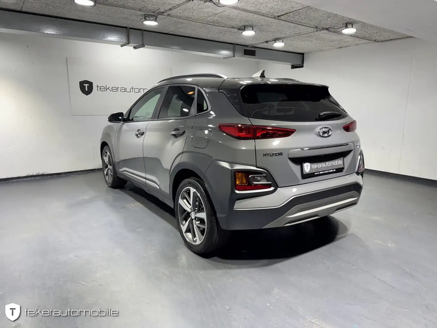 Hyundai KONA 1.6 T-GDI Premium 4WD *Auto.*LED*Leder*CarPlay*Nav Gris - 2