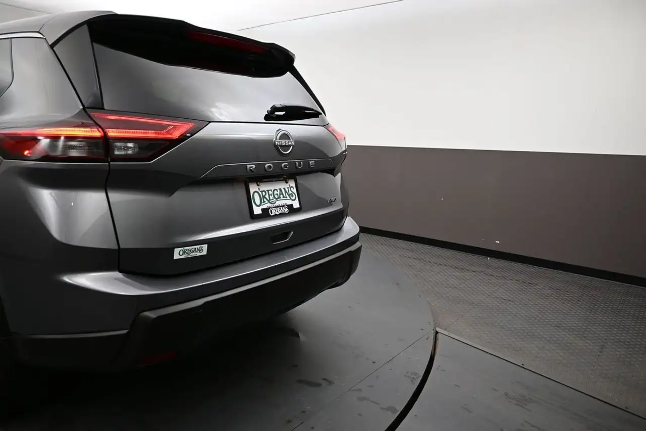 Nissan Rogue снимка Nissan Rogue