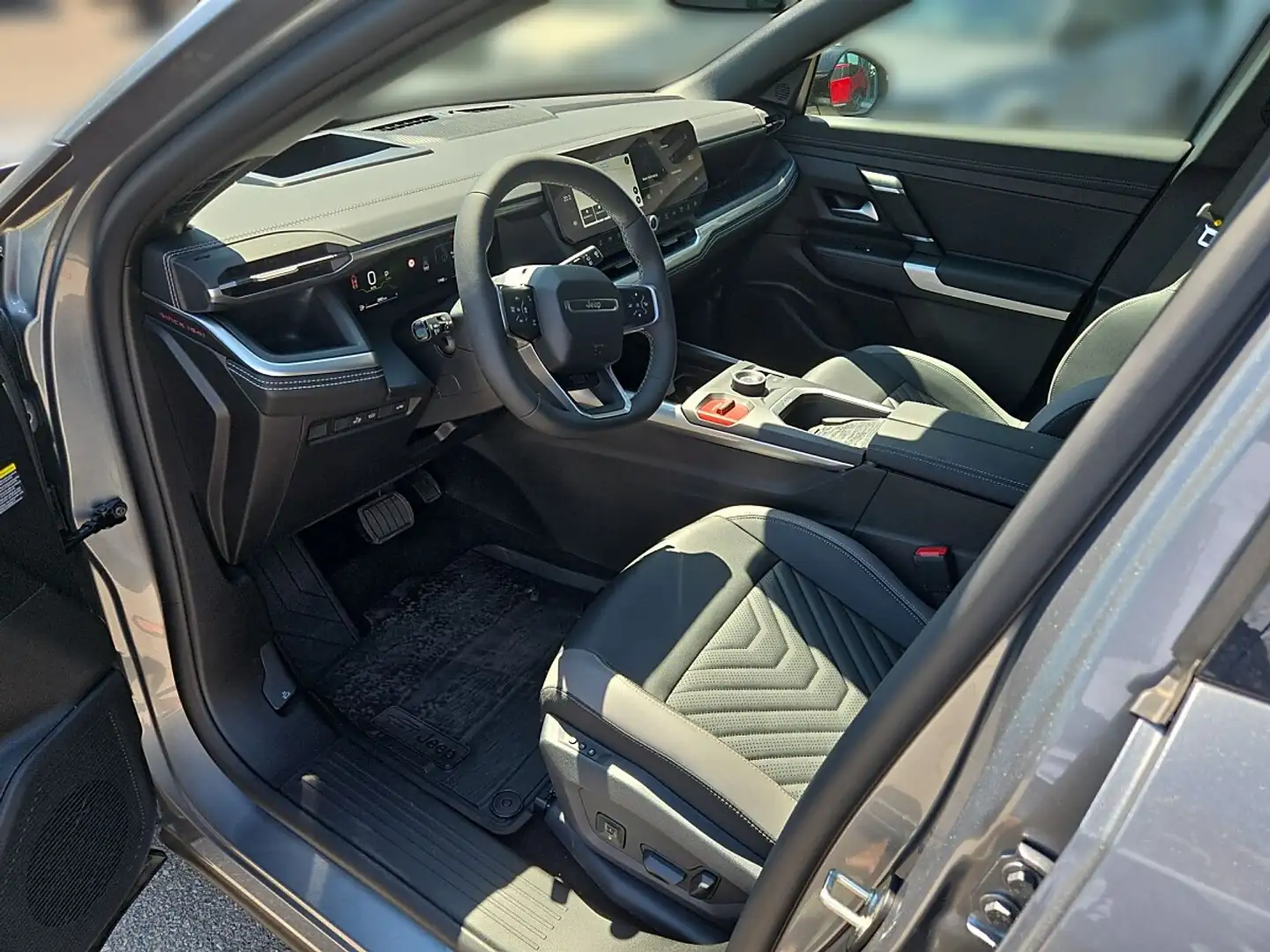 Jeep Compass 1.2 e-Hybrid First Edition e-DCT6 - TOPAUSSTATTUNG Grau - 2