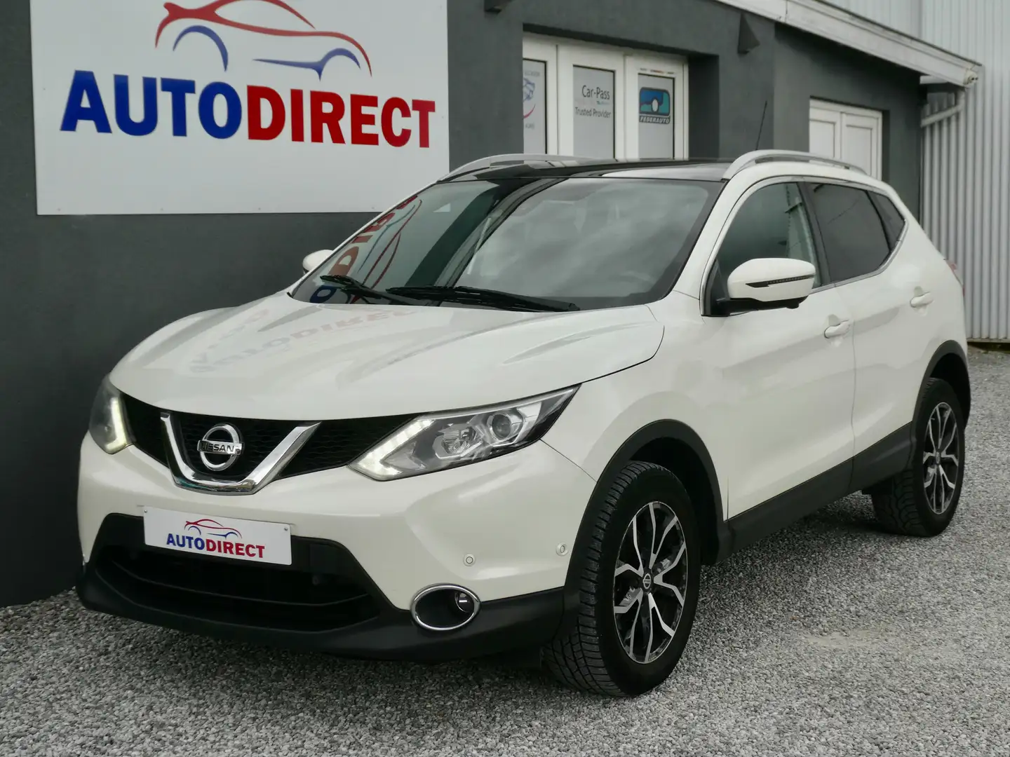 Nissan Qashqai 1.6 dCi 2WD Tekna Cuir, Xenon, Navi, Pano, Camera White - 1