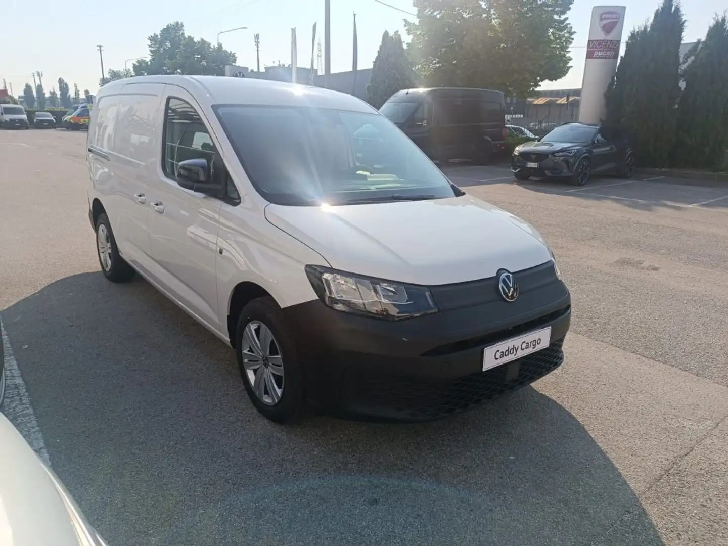 Volkswagen Caddy CARGO MAXI BUSINESS 2.0 TDI 102 CV CAMBIO MANUALE Bianco - 2