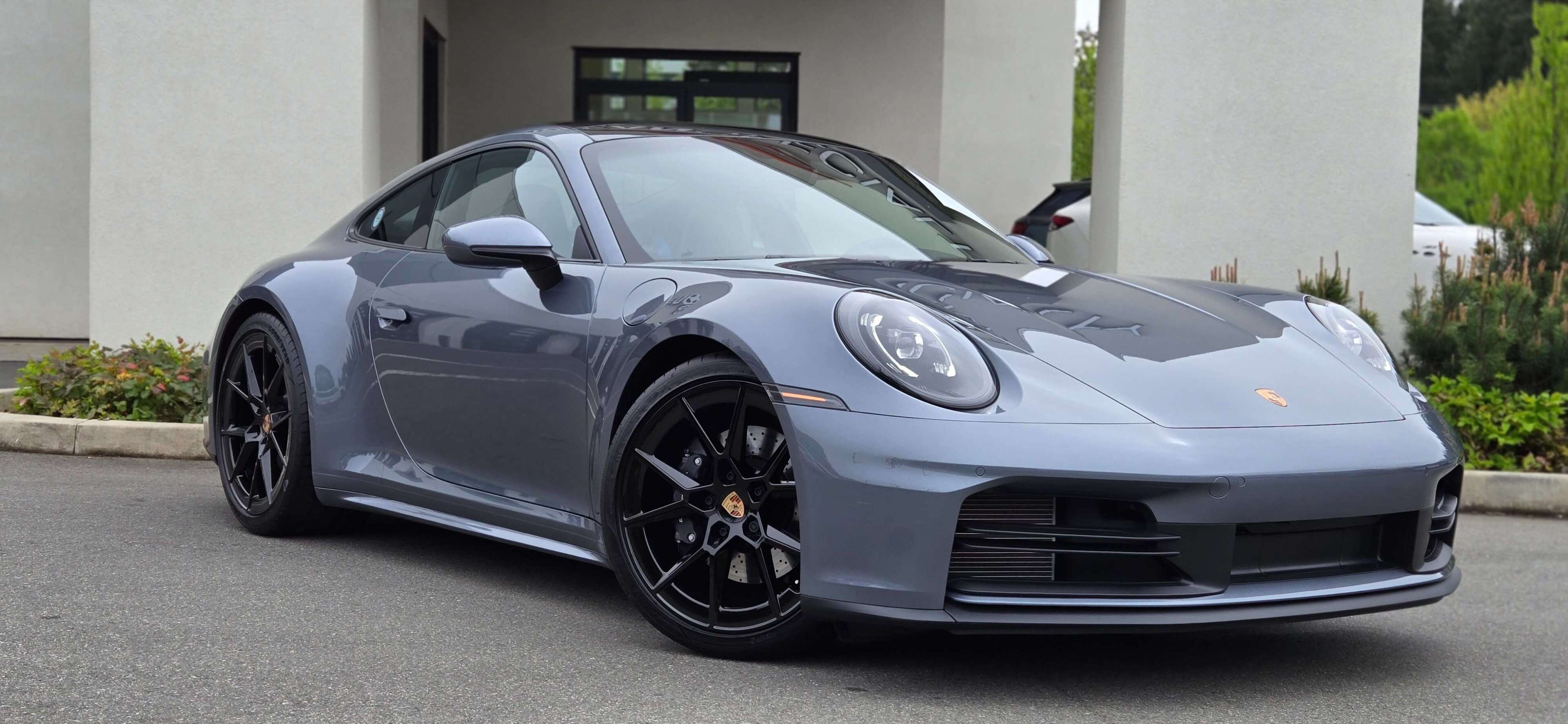 2025 Porsche 911 Porsche 911 Carrera T Manual Transmission! LOW KM!