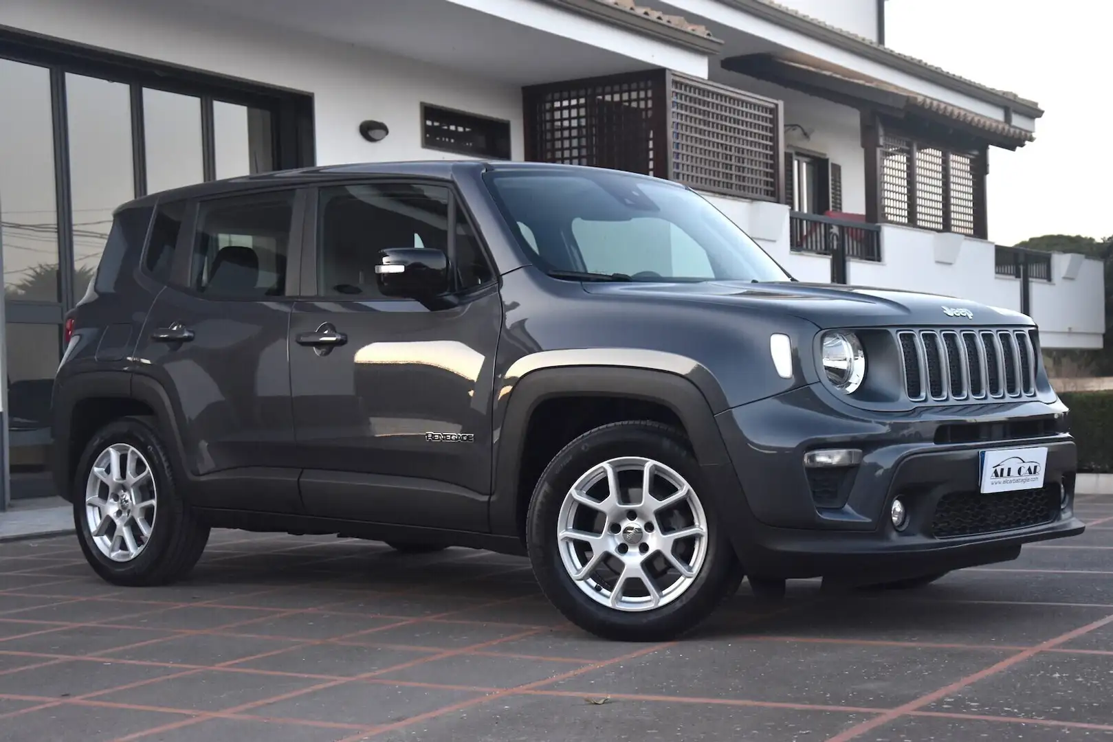 Jeep Renegade 1.6 Mjt 130 CV Limited Grau - 1