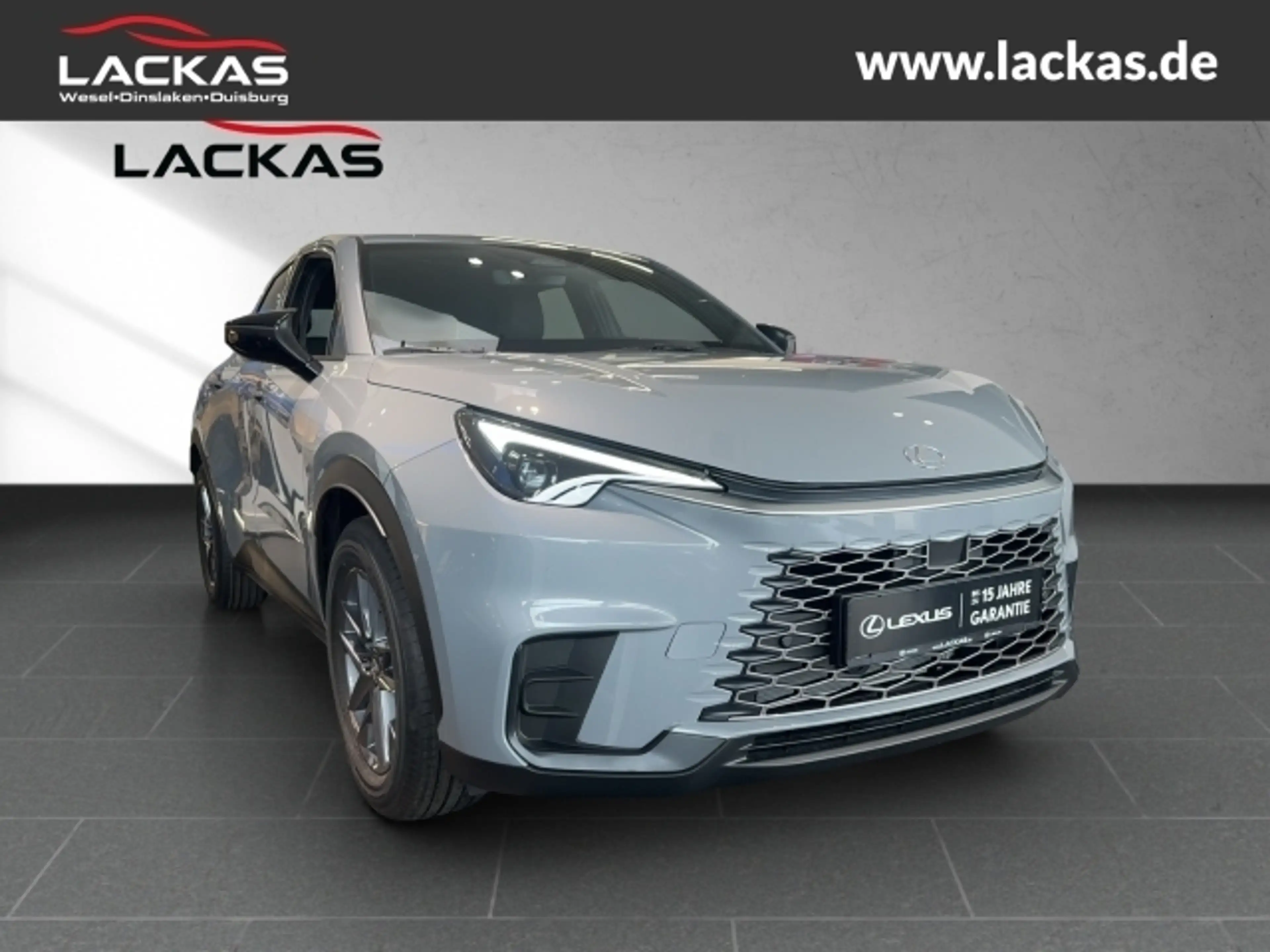 Lexus LBX Basis*1.5*KOMFORT-PAK.*SHZ 15J-GARANTIE — photo 3