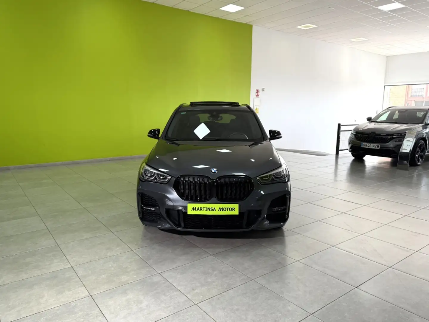 BMW X1 sDrive 18iA M Sport Gris - 2