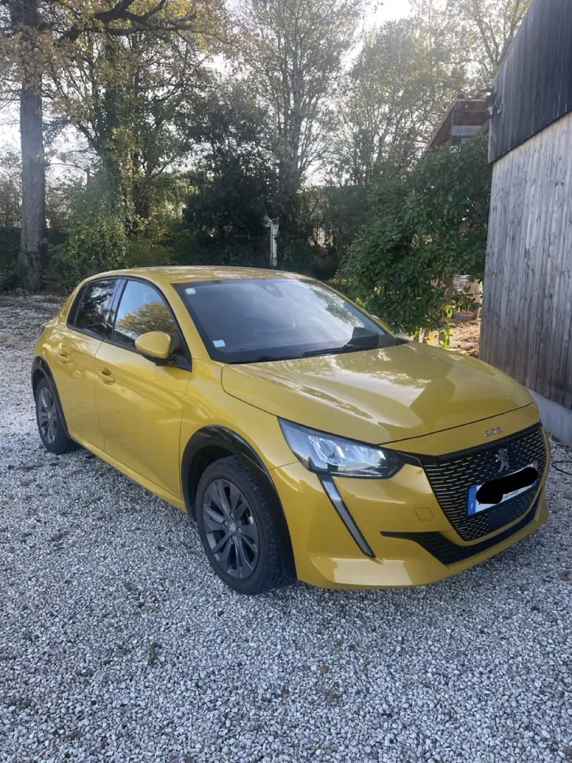 Peugeot e-208 Electrique 50 kWh 135ch Allure Jaune - 1