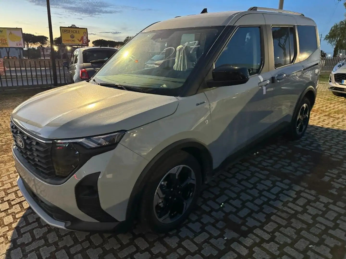 Ford Tourneo Courier 1.0 EcoBoost Active NUOVO PRONTA CONSEGNA UFFICIAL Grigio - 2