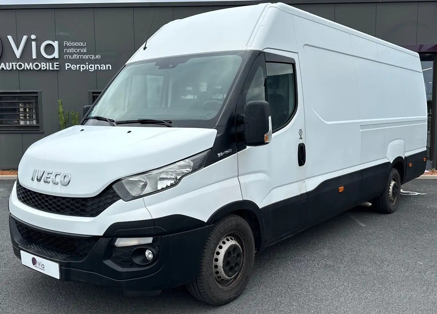 Iveco Daily 35 S15 V16 White - 1