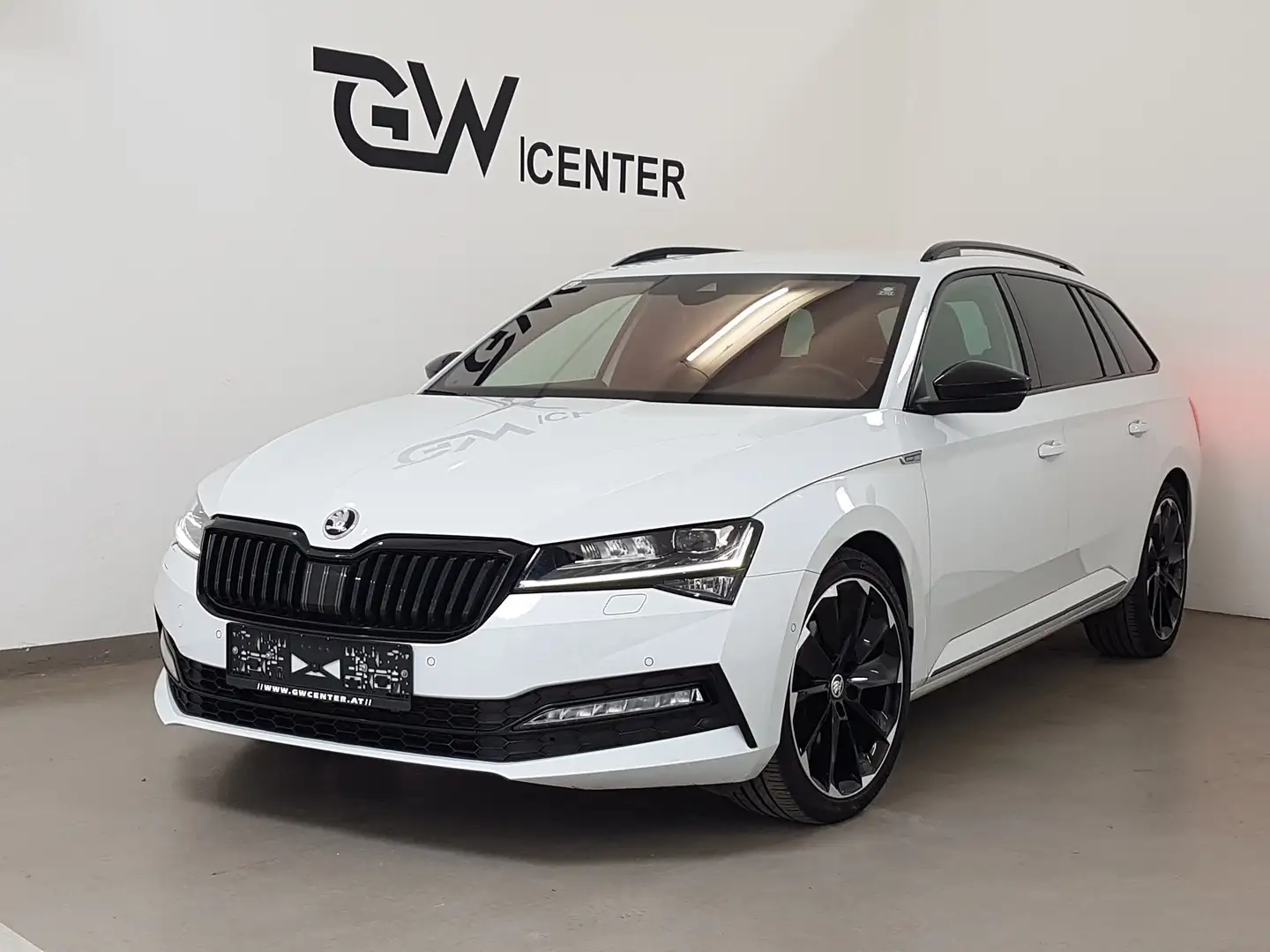 Skoda Superb Combi 2,0 TDI DSG Sportline Matrix AHK Standhzg Weiß - 2