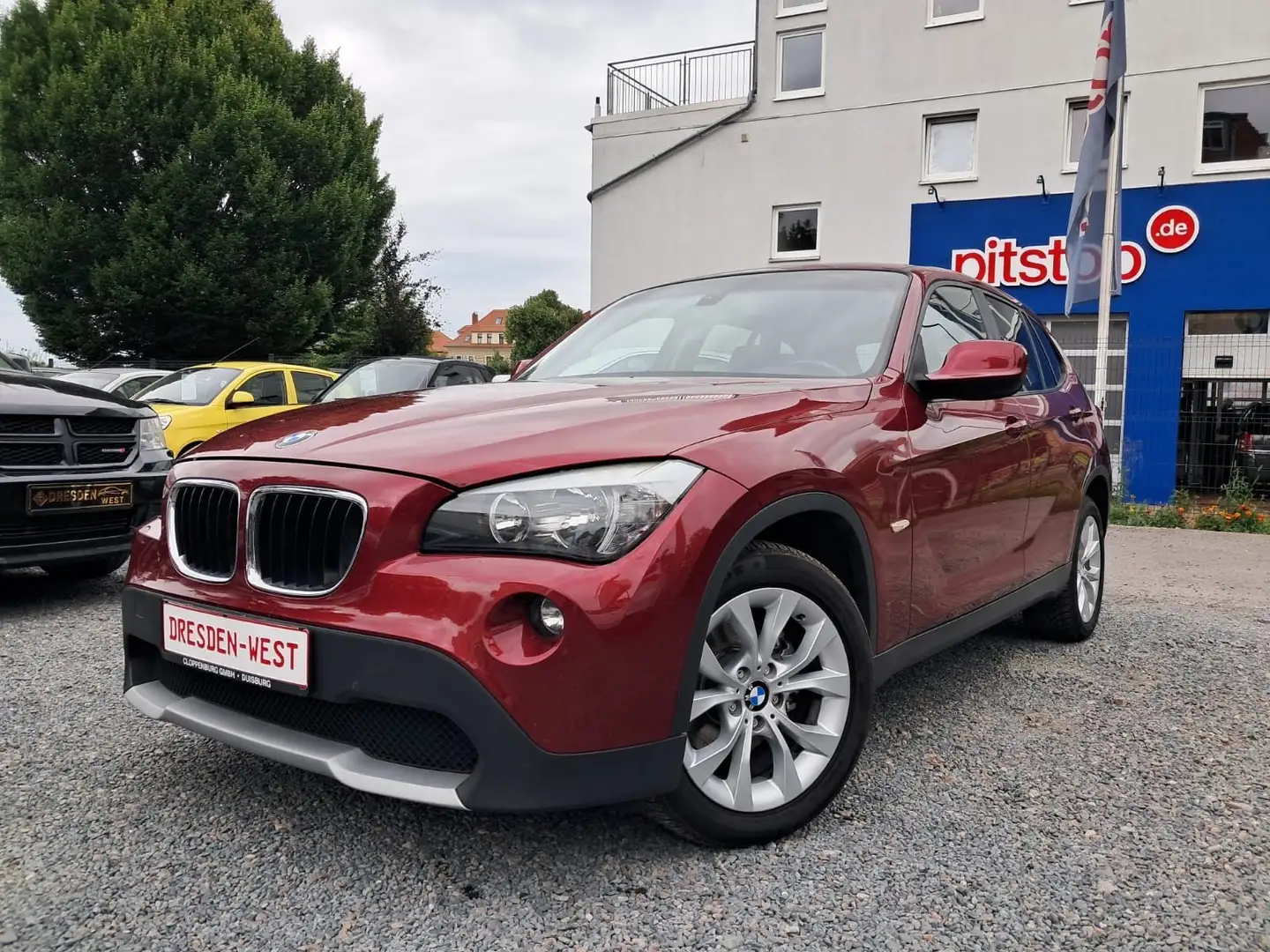 BMW X1 Baureihe X1 18 i sDrive Red - 1