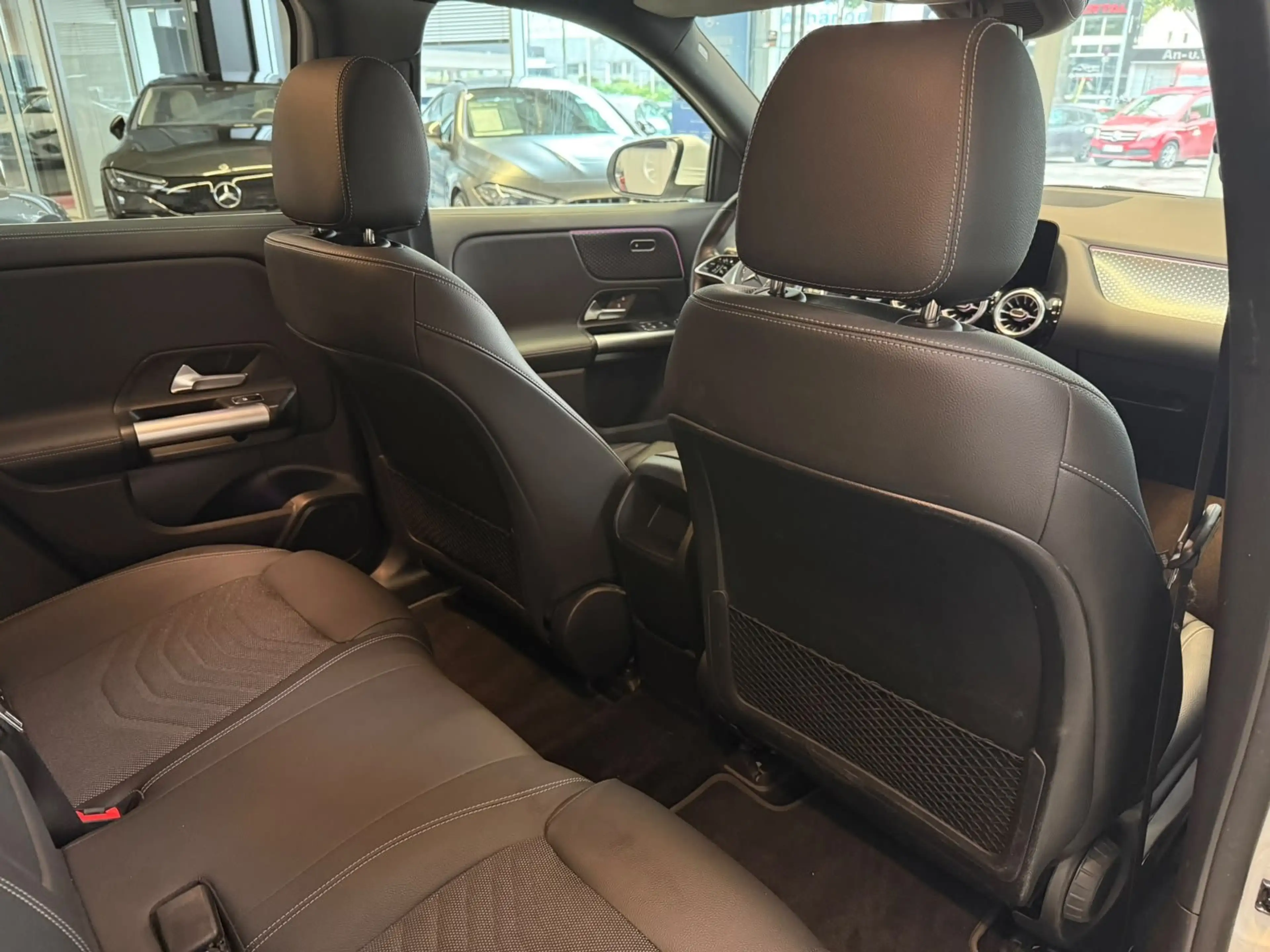 Mercedes-Benz EQA 300 4M Progressive DISTR+AHK+KAMERA+TOTW+FAP — photo 15